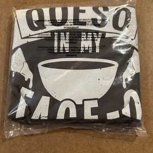 “Put Queso in My Face-O” Novelty Tee Men’s XL Dark Grey 100% Preshrunk Cotton